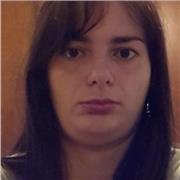 Laureata in Lingue impartisce lezioni di Inglese, Francese e Spagnolo (ed eventualmente materie varie ai ragazzi delle medie)